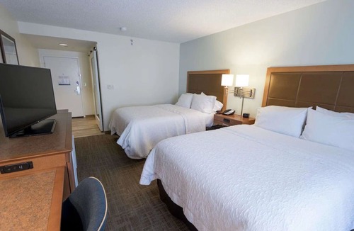 Boca Raton Hotel | 2 Units in Boca Raton | Near Yamato Rd & Local Dining | Pets Allowed