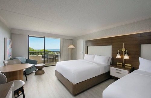 Shipyard Plantation Hotel | 2 Units w/Balconies & Pool, Just Steps from Hilton Head Beach!
