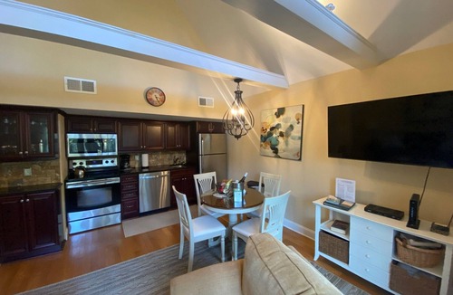 Kiawah Island Villa | 200 Steps to Beach! Great Location! Clean, Renovated-New TVs, Bed, LR Furniture