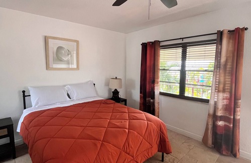 Singer Island Hotel | 214 Superior Single Room in a waterfront hotel in Singer Island, FL