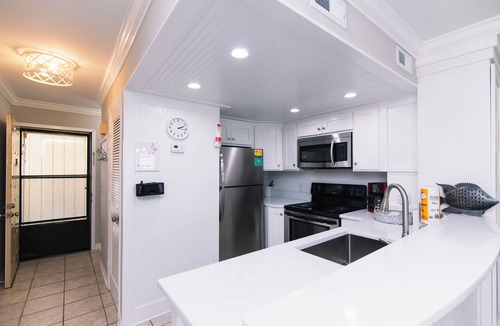 Edisto Island Condo | 216 Bay Creek Villa-Beautiful 2nd Floor Villa;Private Balcony;Water Views;Communal Pool