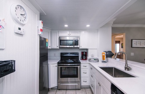 Edisto Island Condo | 216 Bay Creek Villa-Beautiful 2nd Floor Villa;Private Balcony;Water Views;Communal Pool