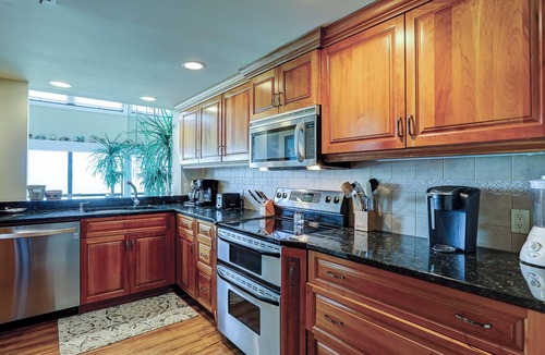 Palmetto Dunes Villa | 226 Captains Quarters has beautiful views of Shelter Cove Marina on HHI.