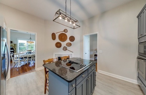 Cleveland House | 23-acre farmhouse retreat with firepit, games, and 3 bedrooms