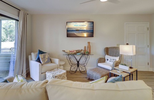 Sea Pines Condo | 2357 Racquet Club - On-Site Community Pool and Tennis & Pet Friendly
