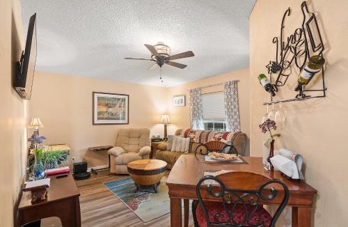 Vero Lake Estates Apartment | 25percent Off Pet Friendly Beach 8mi Sebastian 6mi HotTub