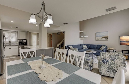 Sea Pines Condo | 263 Stoney Creek- Quick walk to the RBC Heritage - 2025 Availability!