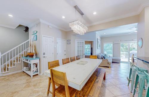 North Forest Beach House | 27 Lagoon Road