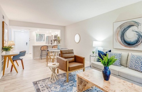 Montgomery Condo | 2bd/2ba Condo * Dogs Welcome * 30+ day stay * Pool