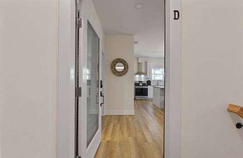 Savannah Victorian District House | 2bd/2ba Townhome * Renovated * 30+ day stay