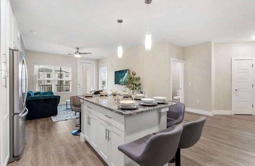 Southeast Orlando Apartment | 2Bedroom Haven Close to Parks KingBed PetFriendly