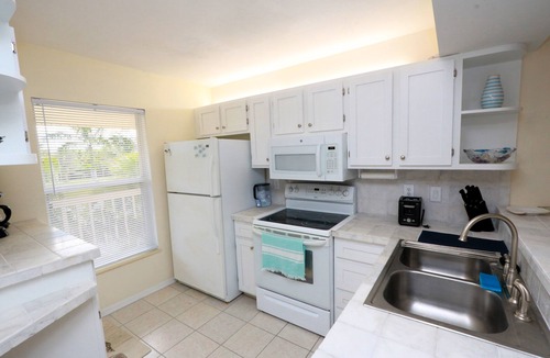 Hammock Bay Condo | 2BR/2BA Condo w/Water Views – Your Relaxing Retreat Near Marco Island and Naples