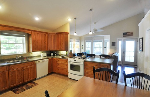 Robbinsville Cottage | 2br, 2ba Cottage Overlooking Lake Santeetlah & Natahala National Forest, Hot Tub
