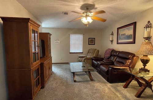 Douglas Apartment | 2br apartment in Douglas! Less than a mile to Shopping and Restaurant District.