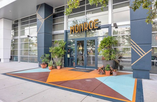 Lake Dot Apartment | 2BR Family Getaway, Rooftop Pool in Downtown Orlando!
