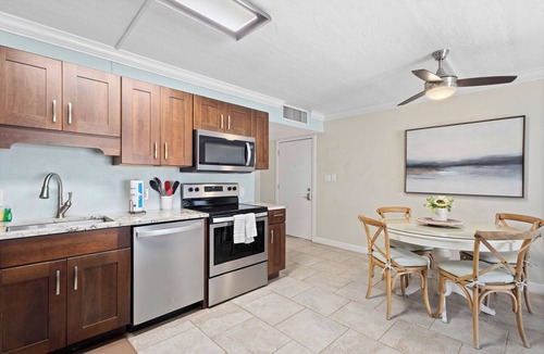 Whitney Beach Condo | 2BR Gulfside Paradise – Longboat Key by RVA