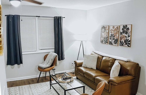Crabtree House | 2BR in Desirable North Hills Neighborhood