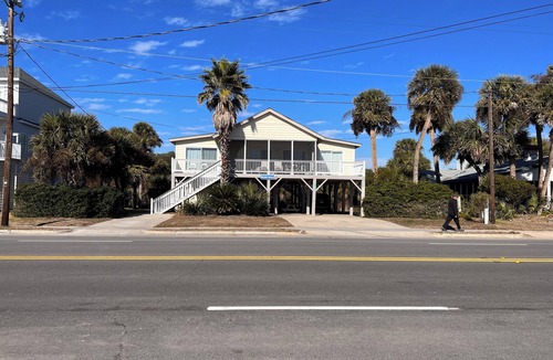 Edisto Island House | 2nd row Ocean Views 4br 3ba Sleeps 12, '26 Pool Amenity Card, linens included