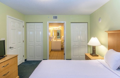Myrtle Beach Hotel | 3 Beautiful Rooms with Balcony and Panoramic Ocean Views – Steps from the Sand