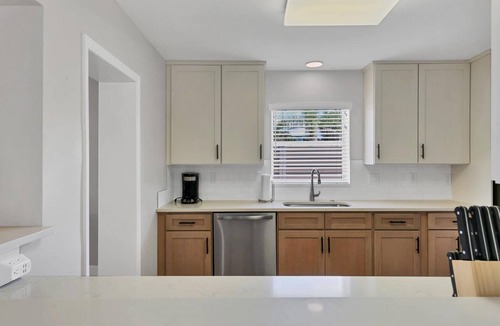 Ringling Estates House | 3 Bed, 3 Bath, Pool with Hot tub with water view