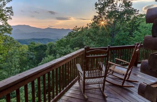 Whittier House | 3 Bed 3 Bath Vacation home in Whittier