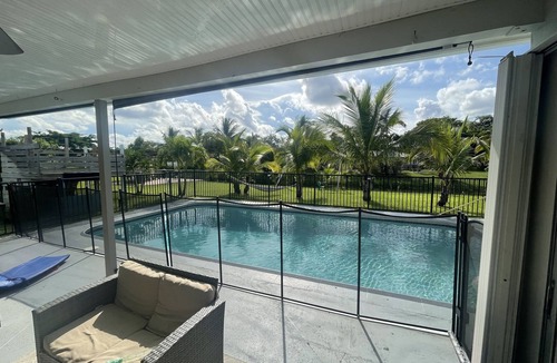 Coral Springs House | 3 bedroom 2 bath Pool Home in Quiet Neighborhood