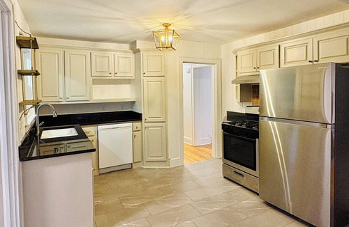 Greenville House | 3-bedroom - 2 mi to DT Greenville - fenced yard