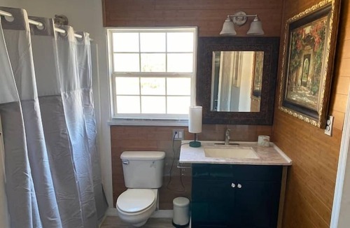 Bayview Apartment | 3 Bedroom 802804 by Houzlet
