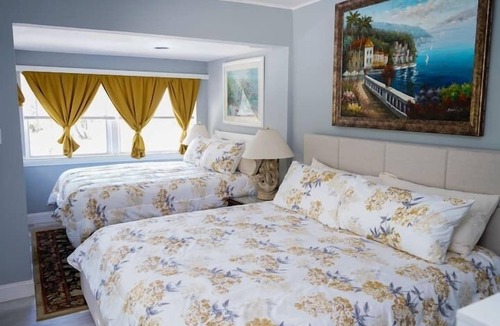 Bayview Apartment | 3 Bedroom 803872 by Houzlet