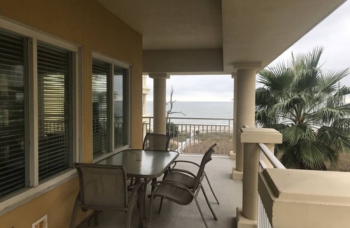 Daufuskie Island Condo | 3 bedroom,baths, Pool, Land Trans from Dock, 4 passenger golf cart included!