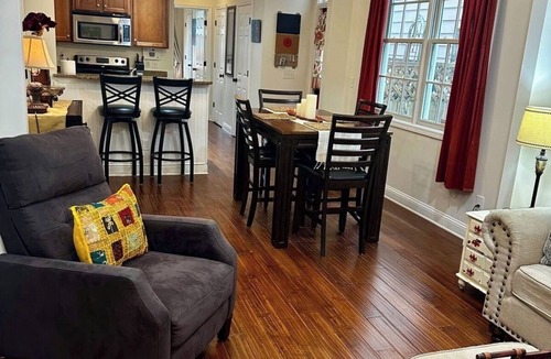 Dixon Park Cottage | 3-bedroom cottage in charming Savannah with private parking!