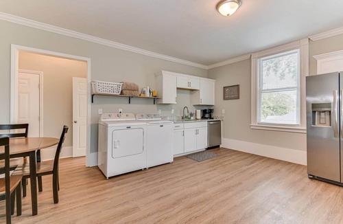 Summerville Apartment | 3 Bedroom Furnished Corporate TDY Rental- Unit B