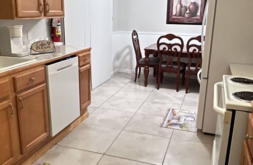 Lakewood Park House | 3 Bedroom home. Minutes from beach!