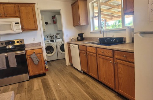 Northside House | 3 Bedroom Home with RV Hookup and Fishing Lake - Manufactured Home - NON-SMOKING