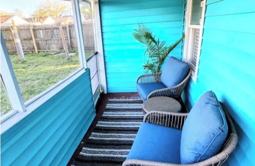 Orlando House | 3-bedroom house in amazing Orlando with AC and fitness room-BEACH STYLE BUNGALOW