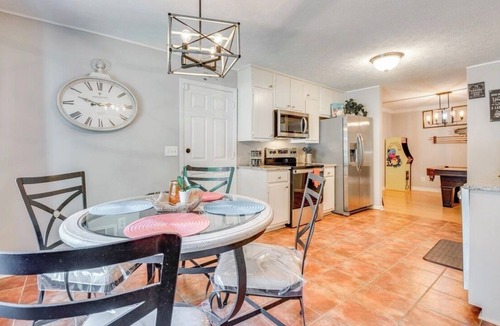 Ellenwood House | 3-bedroom house in awesome Ellenwood with cool AC breeze
