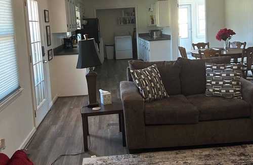 Roebuck House | 3-bedroom house in Roebuck in country setting but close to everything. Book now.