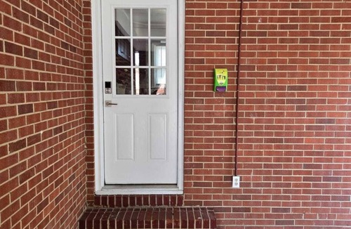 Westover House | 3-bedroom house in tranquil Fayetteville with AC for relaxing stays two