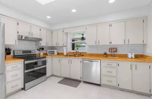 Brooksville House | 3-bedroom house near Croom with Pool for relaxing stays