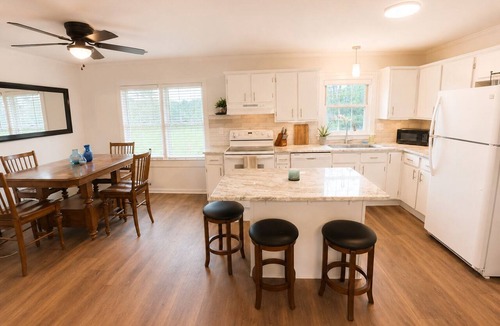 Beaufort House | 3-bedroom house near Beaufort with private yard
