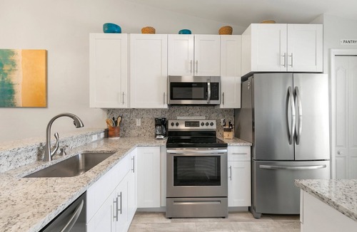 Hammock Bay Condo | 3-bedroom Luxury Condo moments from Marco Island & Naples! The Perfect Getaway!