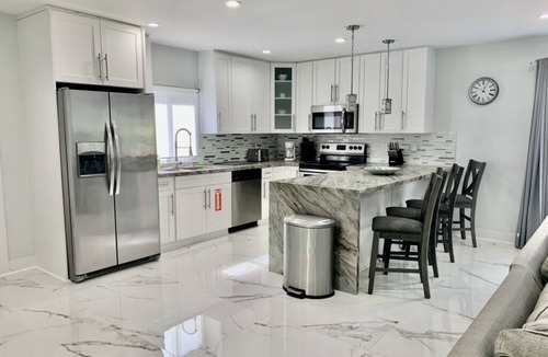 South Middle River Villa | 3-Bedroom Pool Home in Fort Lauderdale, walking distance to Wilton Manors