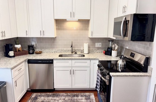 Plant City House | 3 bedroom, Sleeps 7, bungalow in Plant City, pet friendly, close to Hard Rock