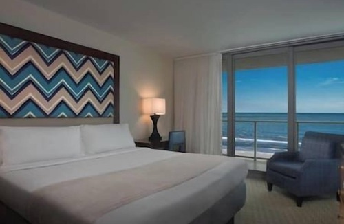 Marco Island Hotel | 3 Bedroom Suite Crystal Shores Beachfront Resort