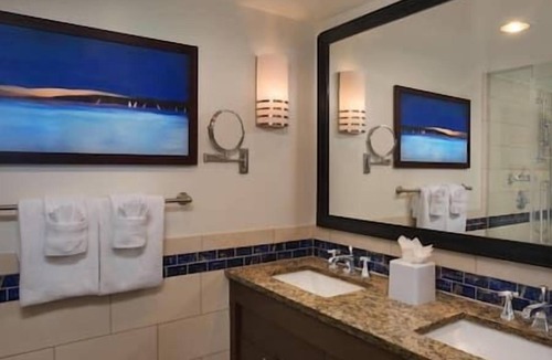 Marco Island Hotel | 3 Bedroom Suite Crystal Shores Beachfront Resort