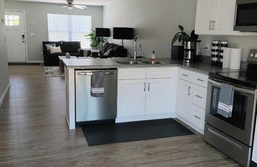 Taylors House | 3-bedroom townhome in tranquil Taylors with cool AC