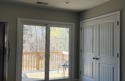 Taylors House | 3-bedroom townhome in tranquil Taylors with cool AC