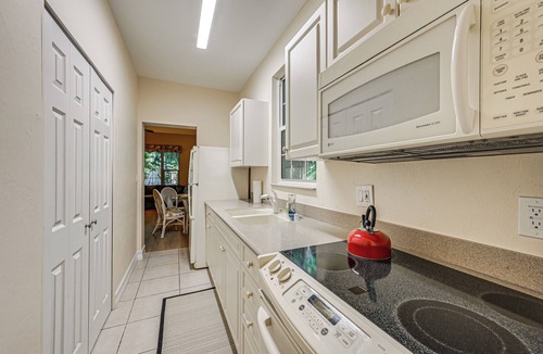Kings Lake House | 3 Mi to 5th Ave South: Quiet Getaway w/Garden