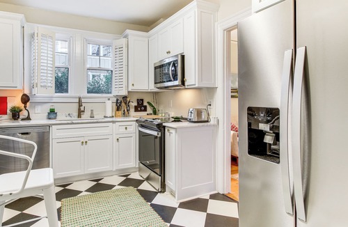 Summerville Cottage | 3 Mi to Augusta National: Historic Home w/Patio