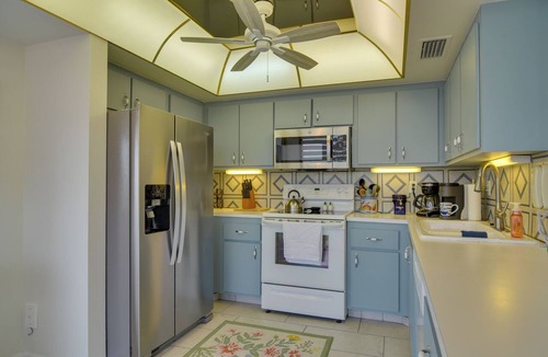 Palma del Mar Condo | 3 Mi to Beach! Extended St Pete Getaway w/ Pool